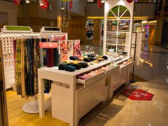 烤漆展柜厂制作服装烤漆展柜